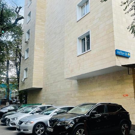 Уютная Квартира В Самом Сердце Алматы Almaty Exterior foto